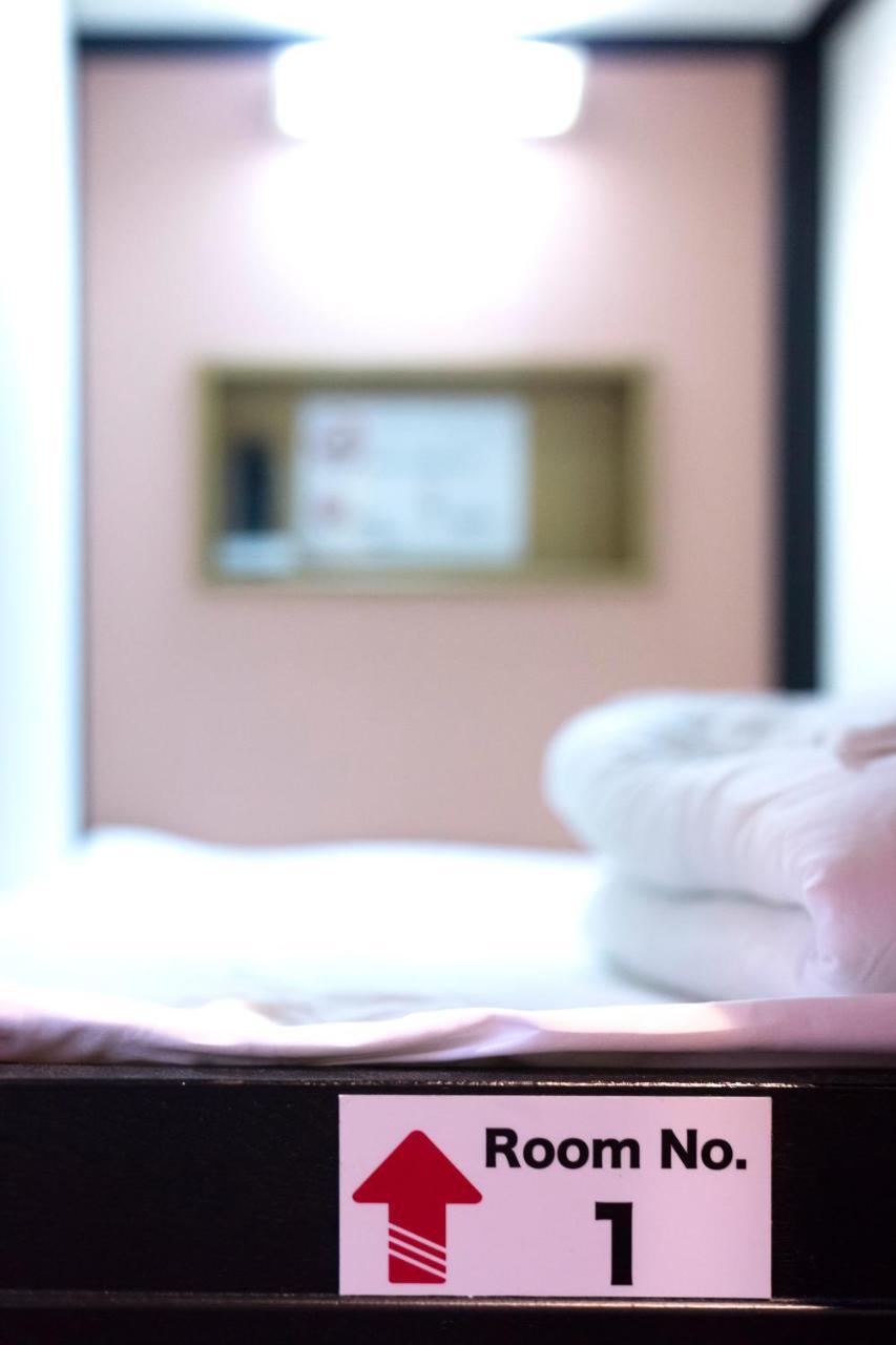 Capsule Hotel Hatagoya Tokyo Esterno foto