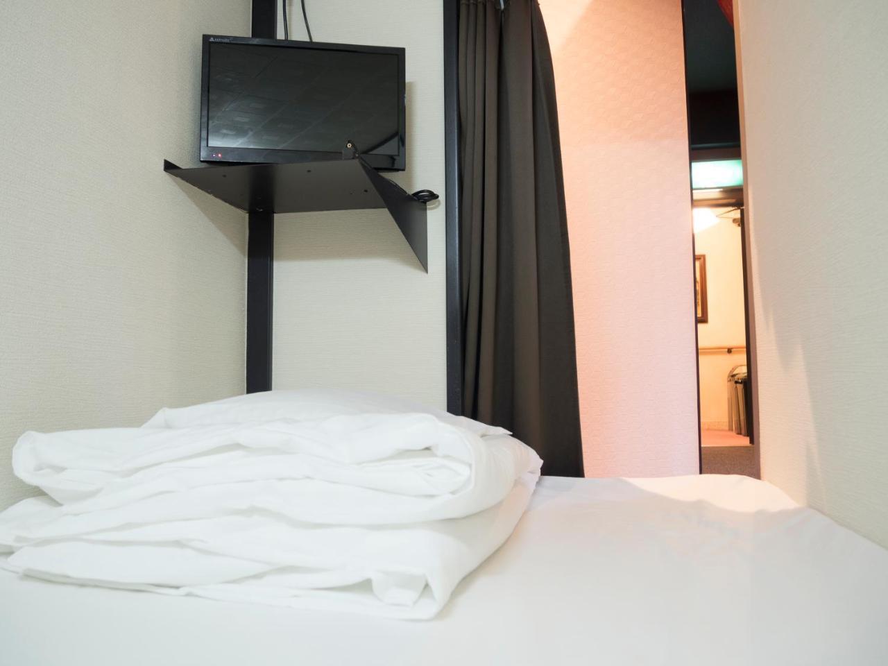 Capsule Hotel Hatagoya Tokyo Esterno foto