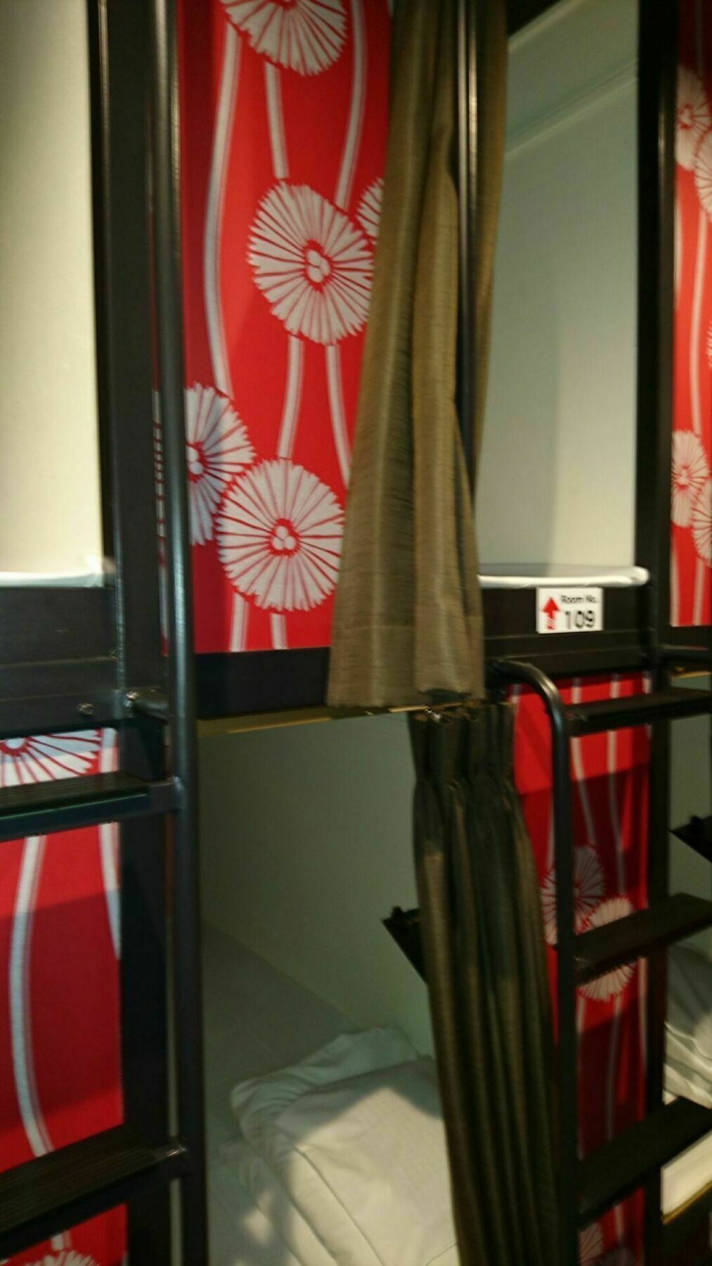 Capsule Hotel Hatagoya Tokyo Esterno foto